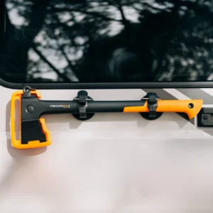magnetische-halterung-axt-fiskars-van-1